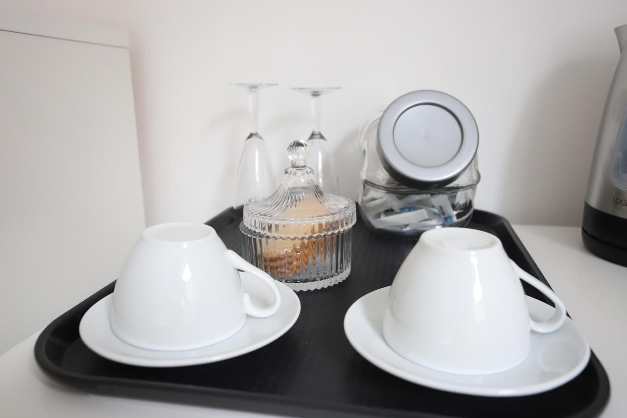 Spacious 3-Story Retreat With Rooftop Terrace And Modern Amenities 런던 외부 사진